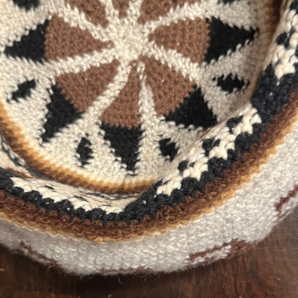 Alpaca Pattern Knit Hat - Picture 11 of 14
